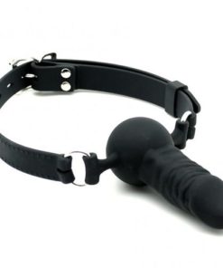 Mouthgag cu penis in exterior
