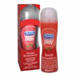 Lubrifiant Durex Play Capsuni 50ML incredibil de aromat si delicat cu pielea. Experimenteaza jocuri intime aromate, alaturi de un lubrifiant pe baza de apa delicios! Acest Lubrifiant Durex Play Capsuni 50ML ofera o lubrifiere mare, este compatibil cu toate tipurile de prezervative si jucarii sexuale. Caracteristici: Cantitate: 50 ml Culoare: Translucid Aroma: Capsuni Comestibil Prietenos cu pielea Ofera o lubrifiere Mare Nu pateaza Lubrifiant pe baza de apa Compatibil cu prezervative Model nou pe piata de profil din Romania Un produs de top adus in exclusivitate in magazinul nostru Sex Shop Online